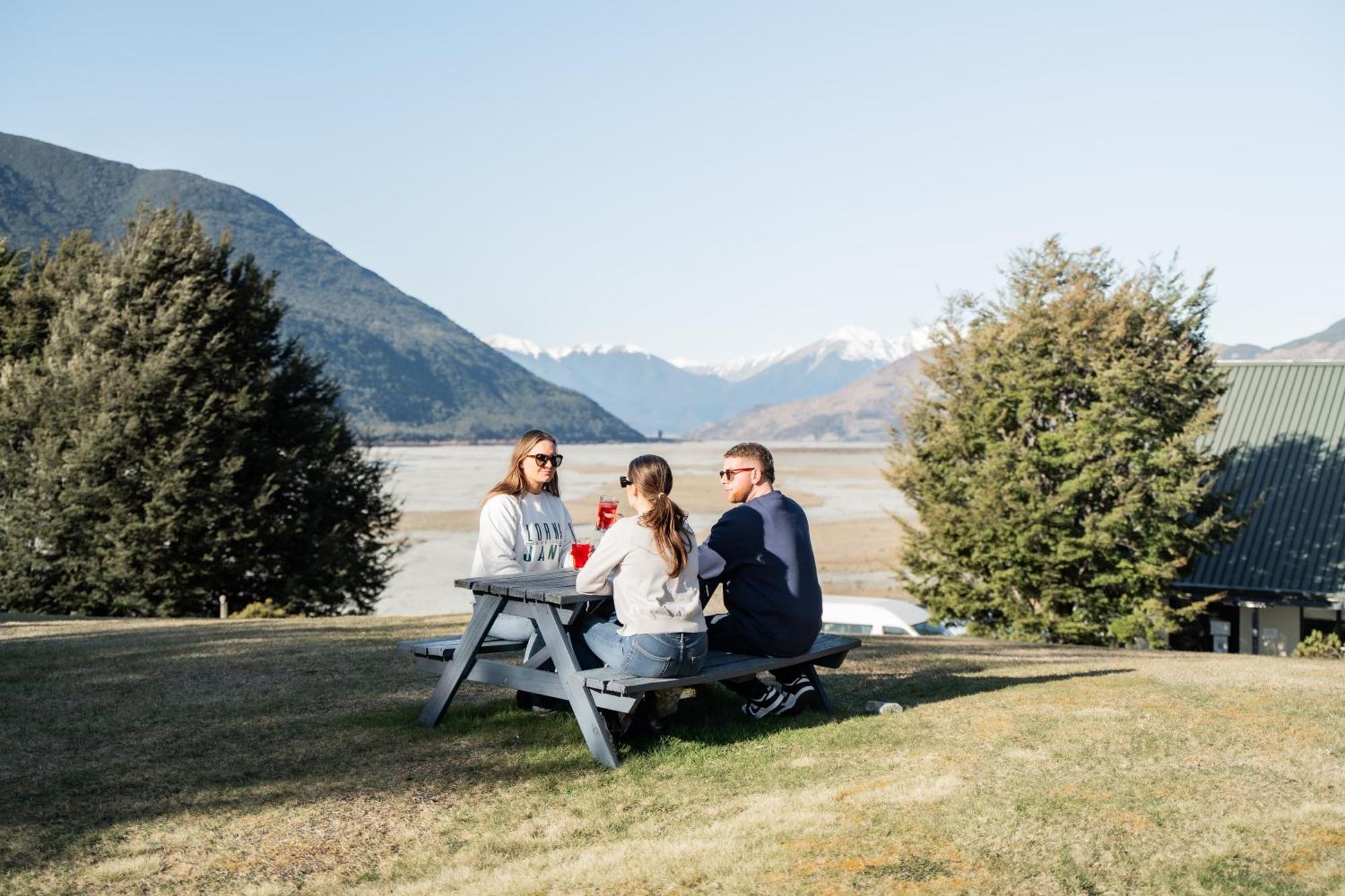 The Bealey Hotel Arthur's Pass Extérieur photo
